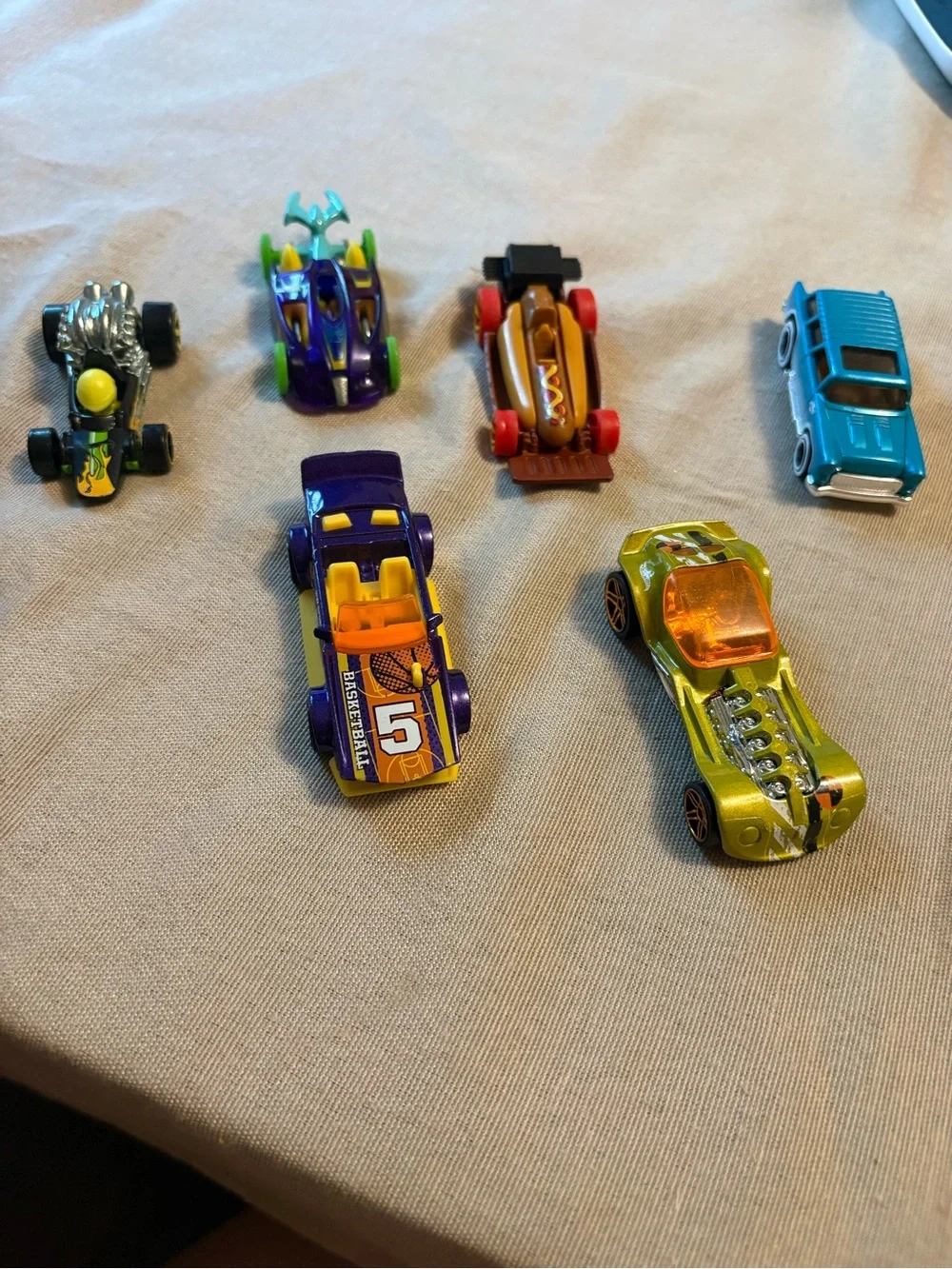 Hot wheels and Mattel 6pc lot